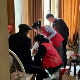 智慧助力养老——0033990威尼斯捐赠智慧“5G关爱套装”装备